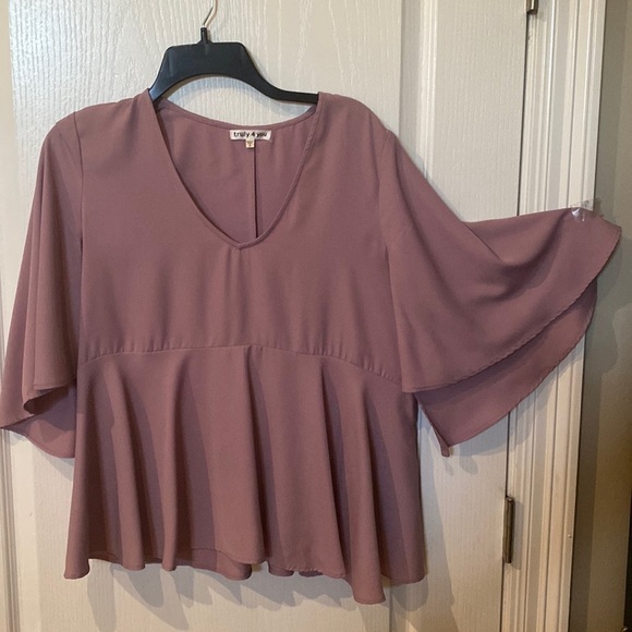 Truly 4 you size S lilac peplum bottom flare sleeve top - Picture 1 of 5